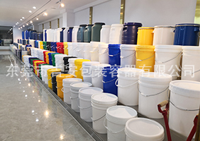 大屌操jk吉安容器一楼涂料桶、机油桶展区